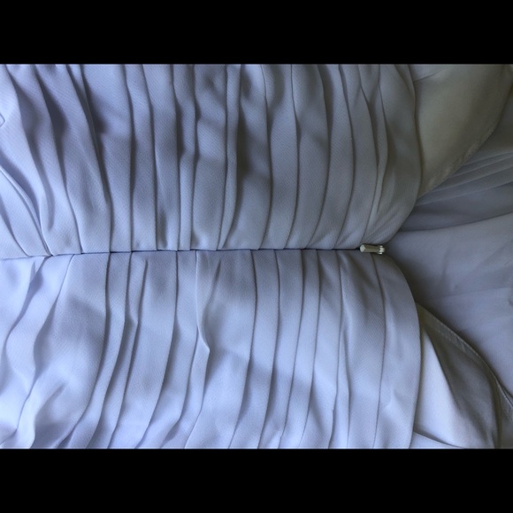 Beautiful Formal or Wedding Gown. Size USA 6 - Picture 9 of 12